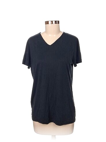 Diğer T-shirt %70 İndirimli.