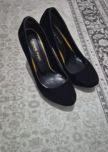 Zenne Parti Siyah Süet Topuklu Ayakkabı Şık & Zarif - Görsel 2