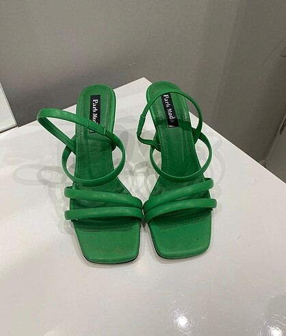 Topuklu ayakkabı - Görsel 3