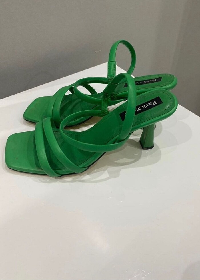 Topuklu ayakkabı - Görsel 2