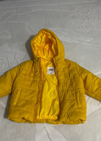Sarı Kapüşonlu Erkek Çocuk Mont - Görsel 2