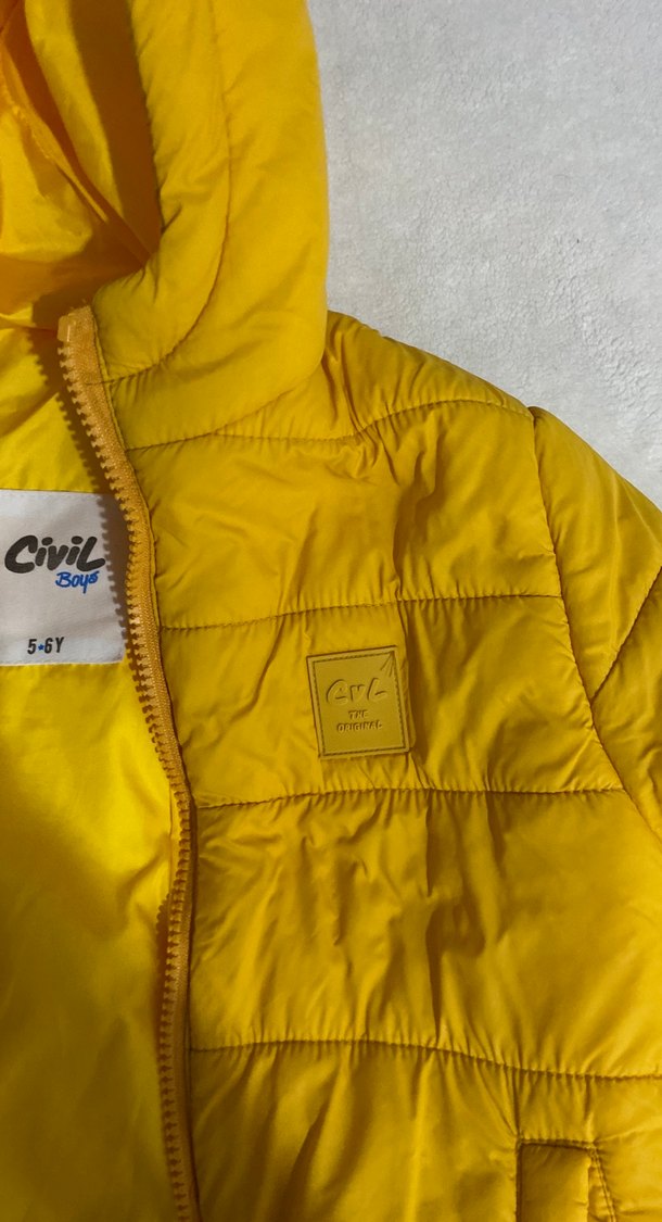 Sarı Kapüşonlu Erkek Çocuk Mont - Görsel 4