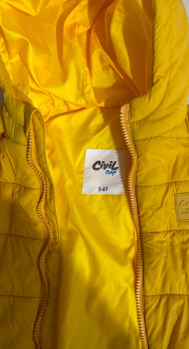 Sarı Kapüşonlu Erkek Çocuk Mont - Görsel 3