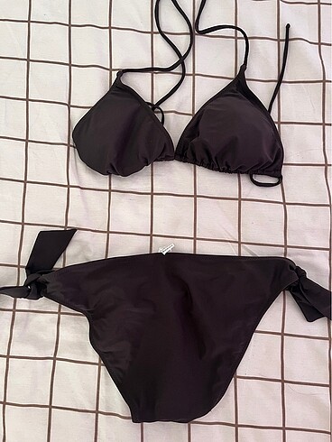 Diğer bikini takımı