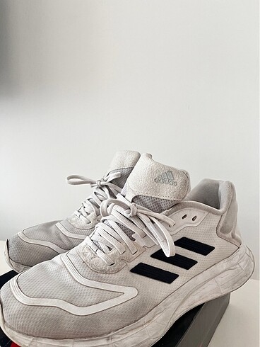 adidas beyaz ayakkabı