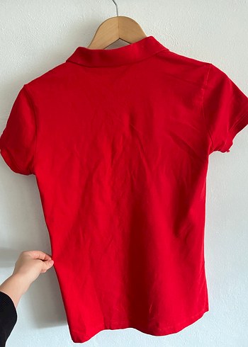 Kırmızı Kadın Yakalı Düğmeli Tişört - Görsel 3