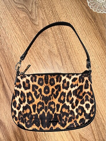 Bershka leopar çanta
