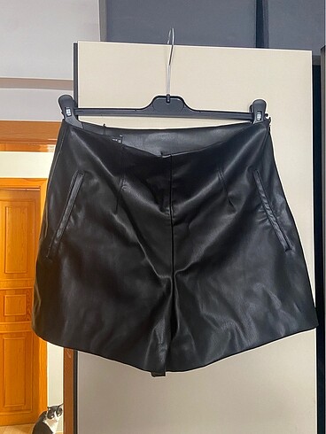 Zara Etiketli Zara Deri Şort