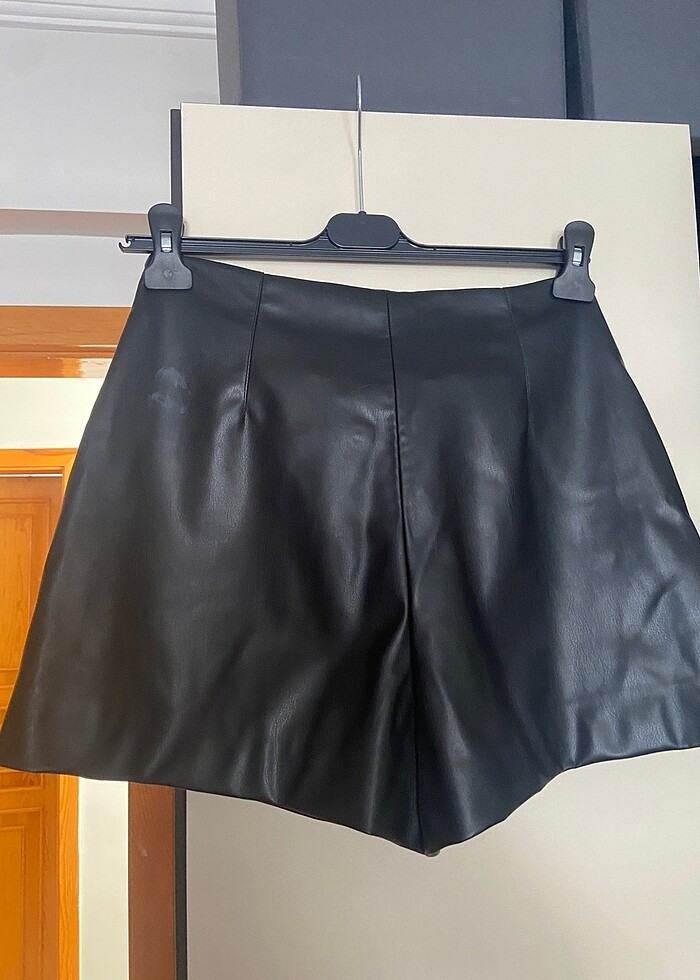 Etiketli Zara Deri Şort - Görsel 5