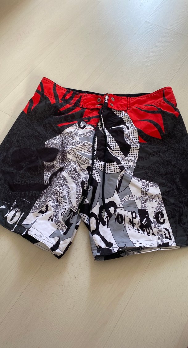 Kırmızı Desenli Erkek Midi Yüzme Şortu - Görsel 4