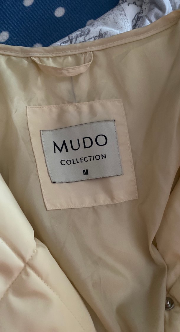 Düğmeli Beyaz Kadın Kışlık Mont - Görsel 4