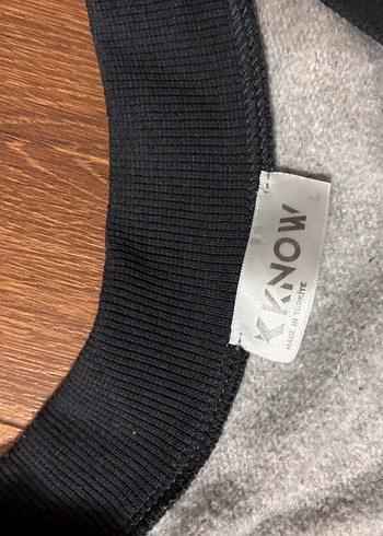 Gri V Yaka Kadın Sweatshirt ITALIA Baskılı - Görsel 2