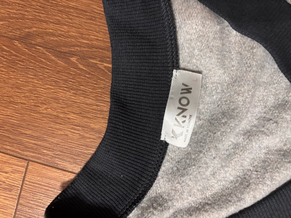 Gri V Yaka Kadın Sweatshirt ITALIA Baskılı - Görsel 2