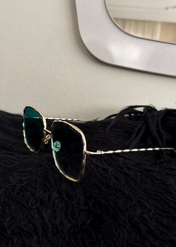 Koyu Yeşil Kürklü Kadın Güneş Gözlüğü - Görsel 2