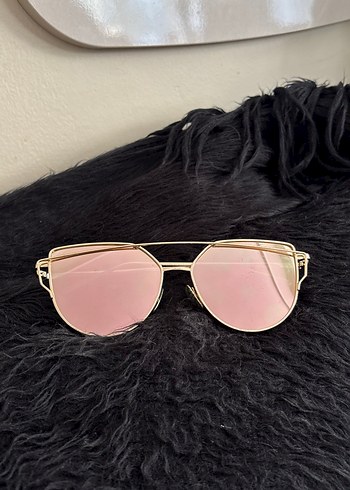Sokak Stili Altın Renk Kürklü Kadın Gözlüğü - Görsel 2