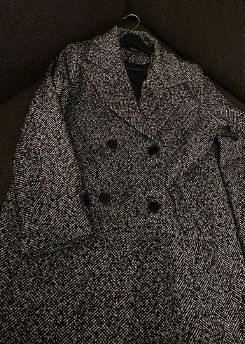 Çift Düğmeli Siyah Beyaz Kadın Uzun Kaban - Görsel 4