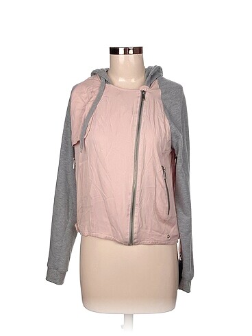 Stradivarius Spor Dış Giyim %70 İndirimli.