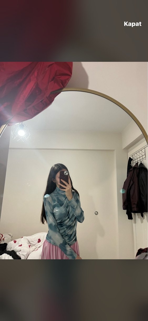 Drapeli Uzun Kollu Yüksek Yakalı Batik Bluz - Görsel 3