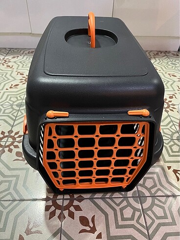 Kedi taşıma kabı