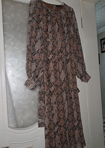 Kadın Kahverengi Yılan Desenli Midi Elbise - Görsel 4