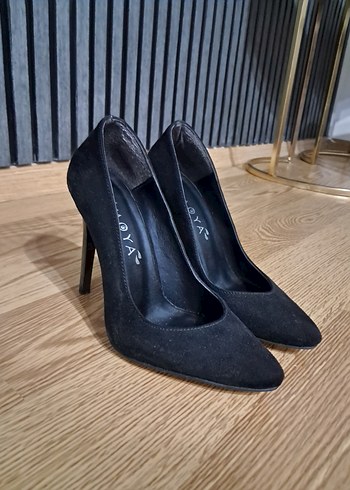 Siyah Süet Stiletto Topuklu Kadın Ayakkabı - Görsel 2