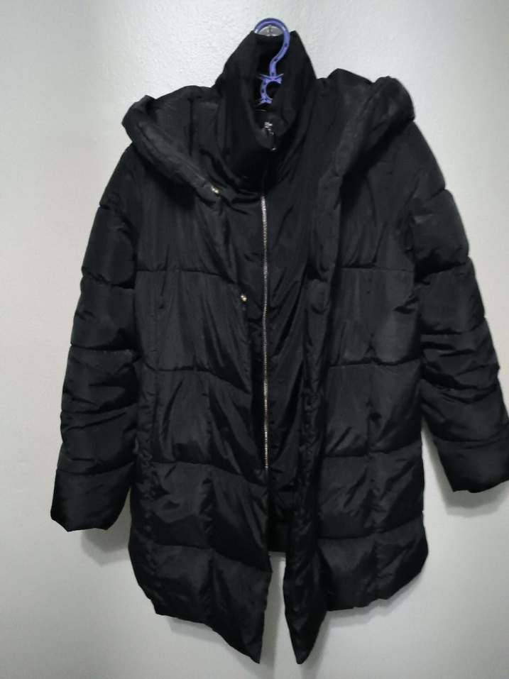 Siyah Kapüşonlu Kadın Kış Montu - Görsel 3