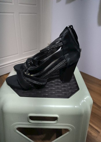 Siyah Tokalı Yüksek Topuklu Kadın Abiye Ayakkabı - Görsel 3