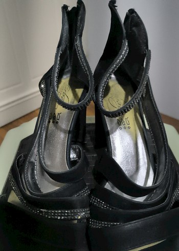 Siyah Tokalı Yüksek Topuklu Kadın Abiye Ayakkabı - Görsel 2