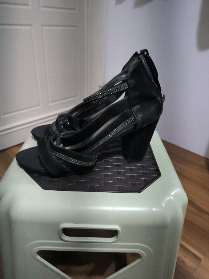 Siyah Tokalı Yüksek Topuklu Kadın Abiye Ayakkabı - Görsel 3