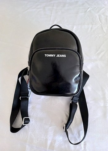 Beden Tommy Jeans Siyah Deri Sırt Çantası