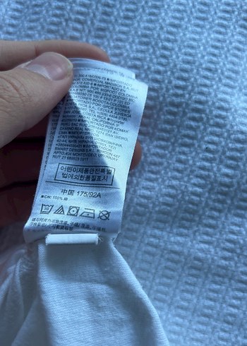 Gap Erkek Beyaz V Yaka Tişört - Görsel 4