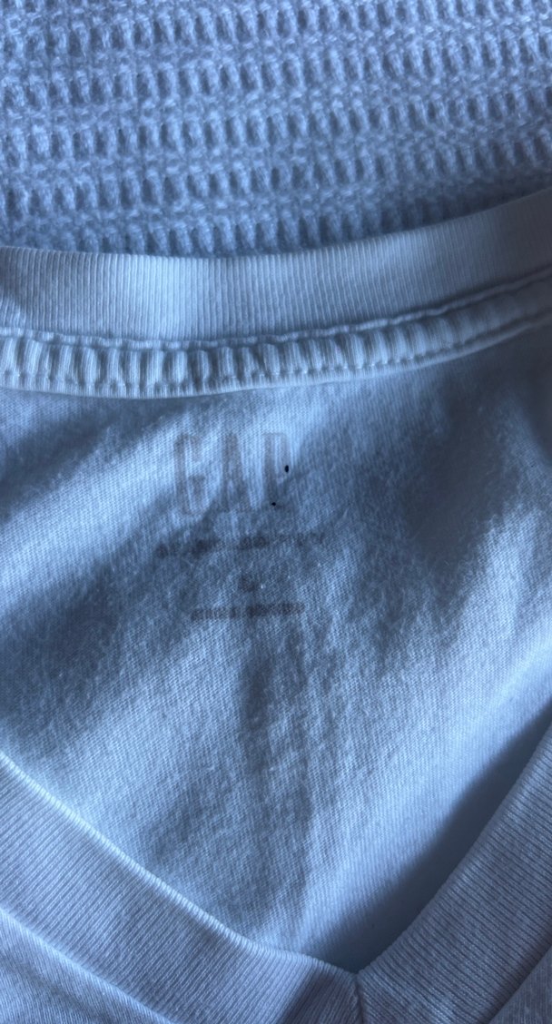 Gap Erkek Beyaz V Yaka Tişört - Görsel 2