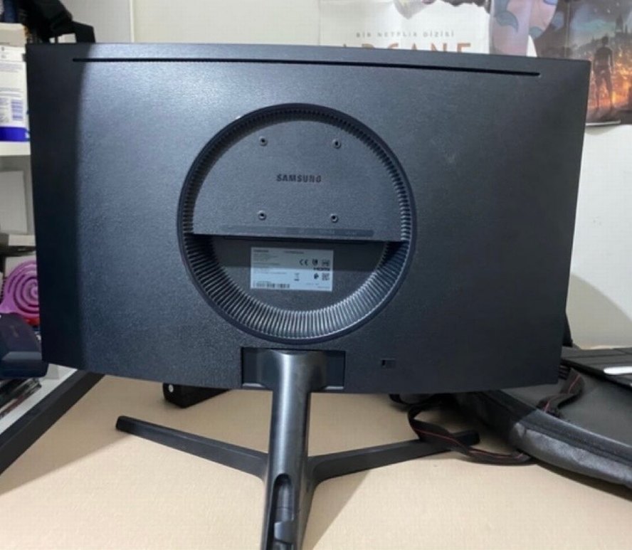Samsung CRG5 27" 240hz Monitör - Görsel 3
