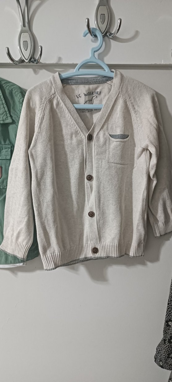 LCW Gri Düğmeli Erkek Çocuk Hırka ve gömlek 3.4 yas - Görsel 3