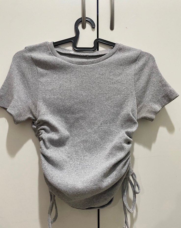 Gri Kısa Kollu Crop Top - Görsel 2