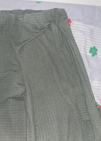 Yeşil Pilili Rahat Kesim Keten Kadın Pantolon - Görsel 3