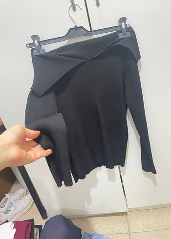 Kemer Detaylı Siyah omur açık Kadın Kazak - Görsel 2