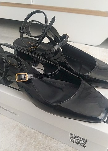 siyah küt burunlu kısa topuklu ayakkabı