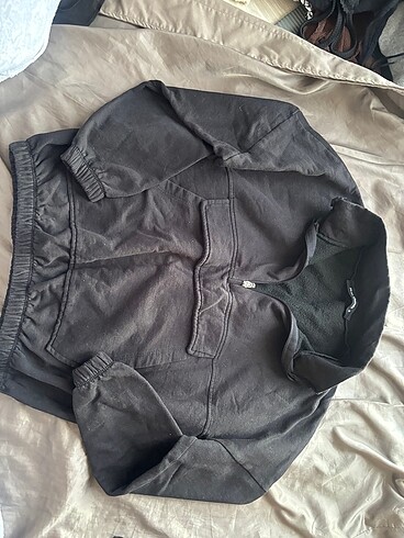 Fermuarlı polo yaka siyah sweatshirt s beden
