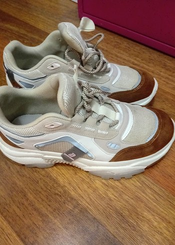 Bej Kadın Dolgu Topuklu Bağcıklı Spor Ayakkabı - Görsel 2