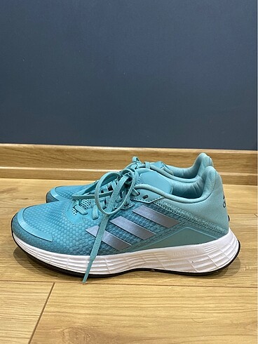 Adidas koşu ayakkabısı