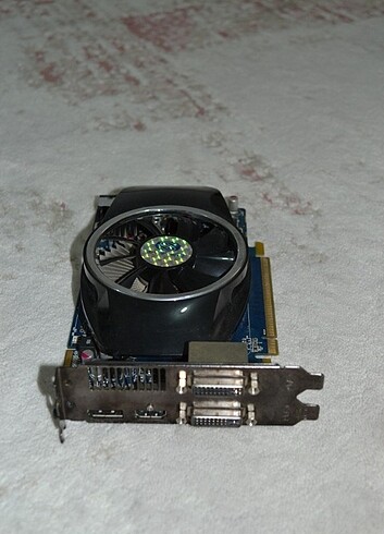 Temiz kullanılmış ATI HD5750 (128BIT) 1GB GDDR5