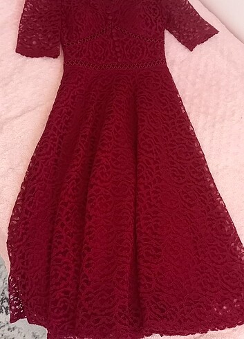 Güpürlü bordo elbise 