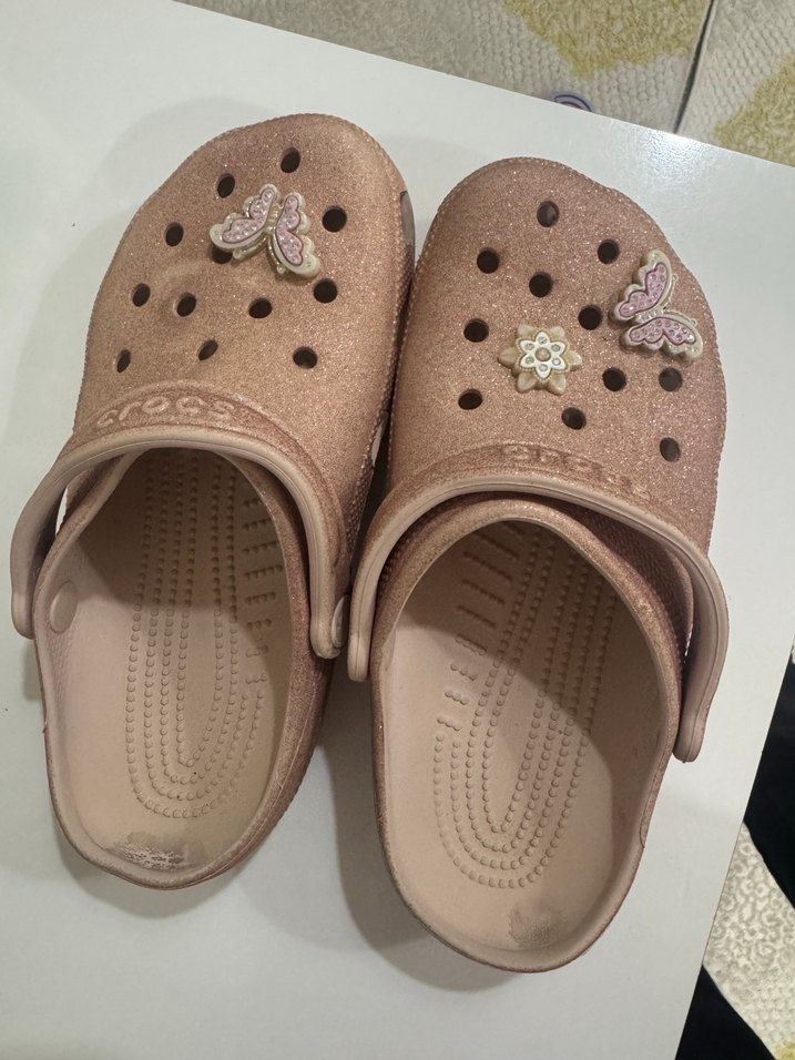 Pembe Simli Kadın Terlikler
Orjinaldir makinede küçüldü 36-37 . - Görsel 4