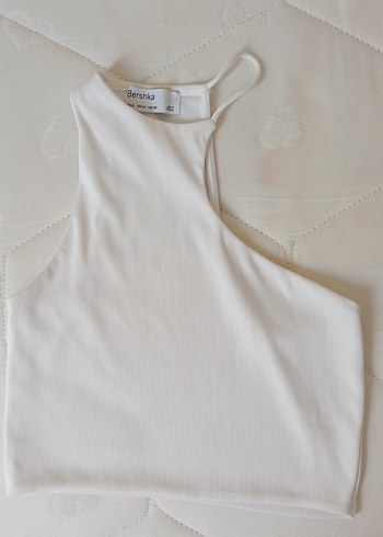 Bershka Beyaz Yüksek Yakalı Kolsuz Basic Top