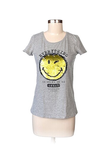 Diğer T-shirt %70 İndirimli.