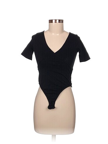 H&M Bluz %70 İndirimli.