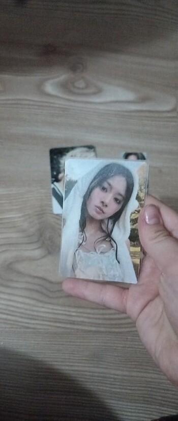 Diğer Hyunjin ve twice üyesi fotokart ve hediye
