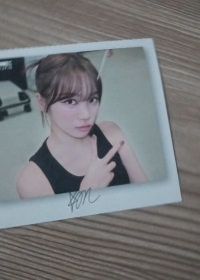 Gıdle fotokart Le sserafım fotorag - Görsel 5