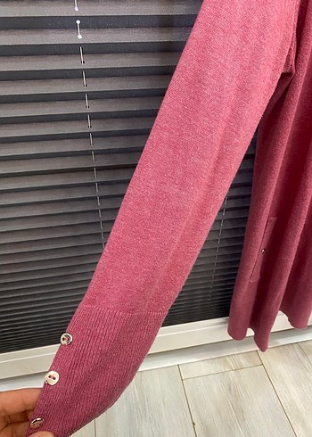 Bordo Düğmeli Kadın Hırka - Görsel 3